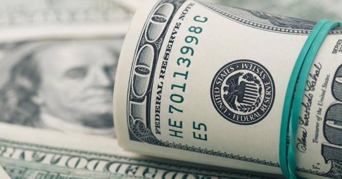 Vietnam's Ability to Snatch Orders Amid Currency Crash and 1/3 Stock Plunge